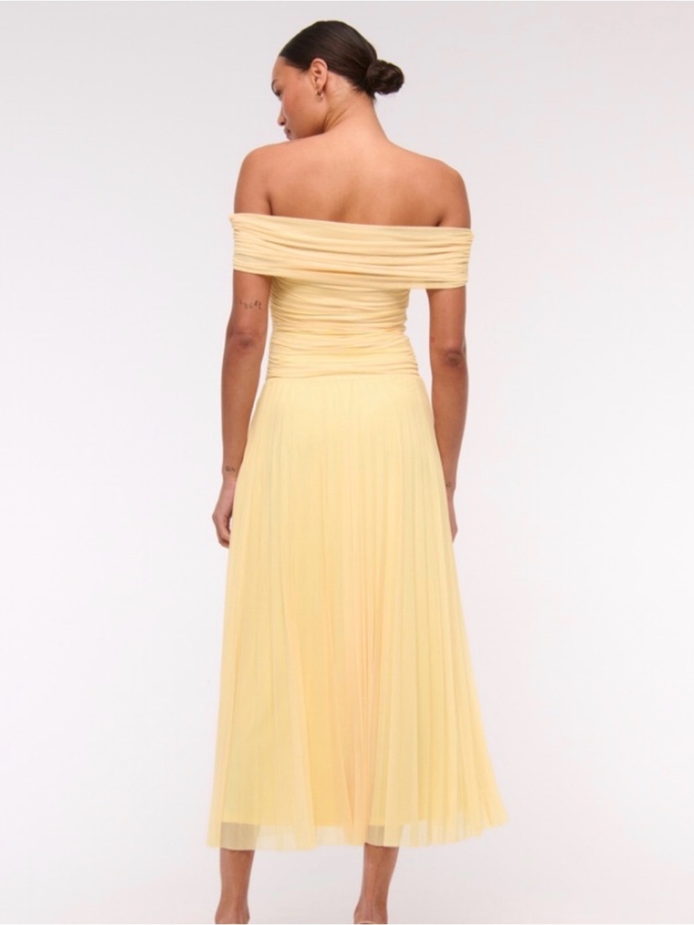 Abercrombie & Fitch Off-Shoulder Yellow Pleated Maxi Dress - Picture 2 of 2